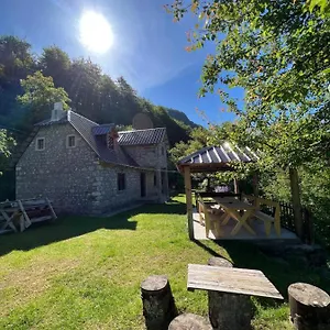 guest-house-gjelaj.albaniahotels.org/